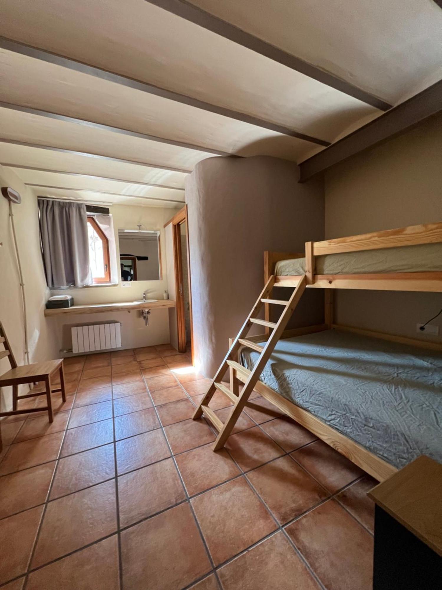 Hostal Casa Vella Del Cuni Roda de Ter Exterior foto