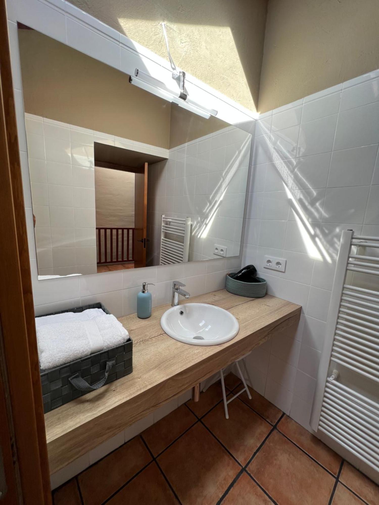 Hostal Casa Vella Del Cuni Roda de Ter Exterior foto