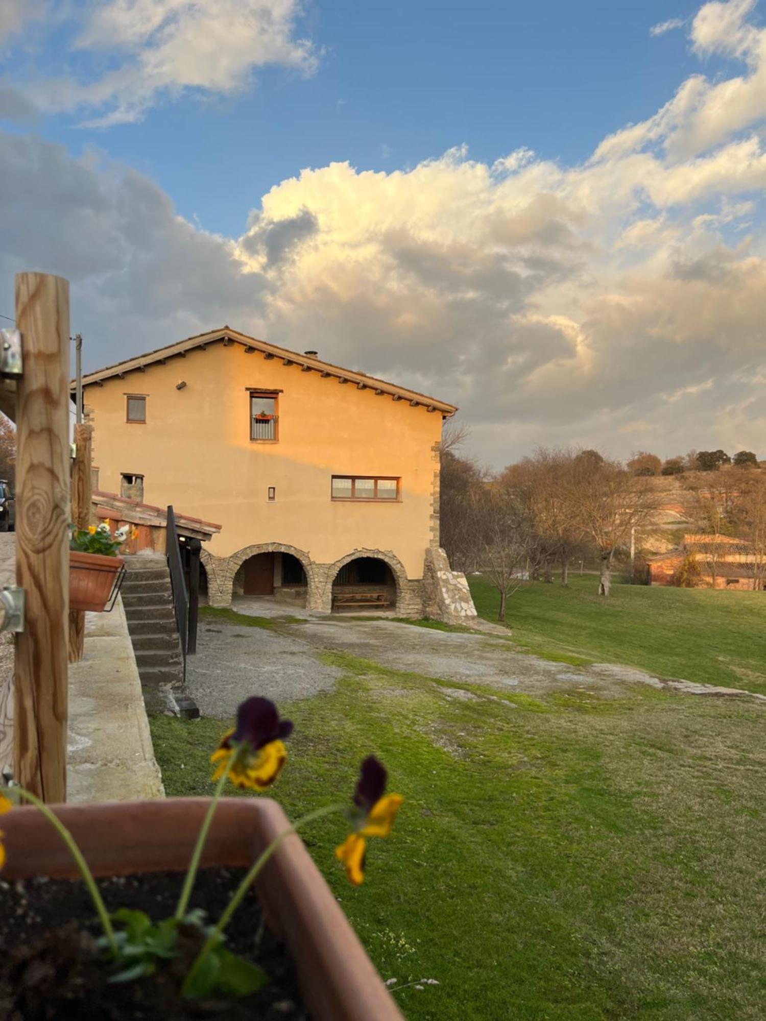 Hostal Casa Vella Del Cuni Roda de Ter Exterior foto