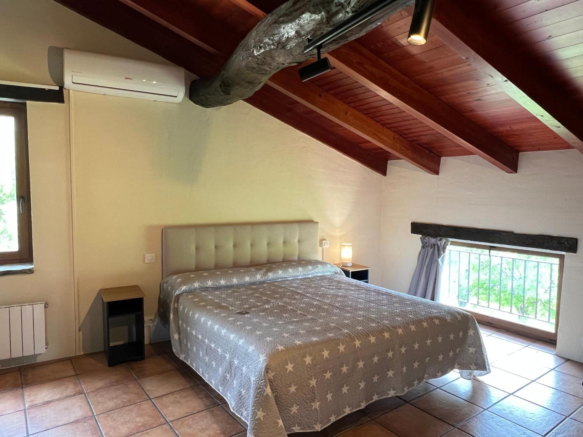 Hostal Casa Vella Del Cuni Roda de Ter Exterior foto